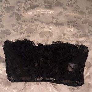 Chic Black Lace Bandeau